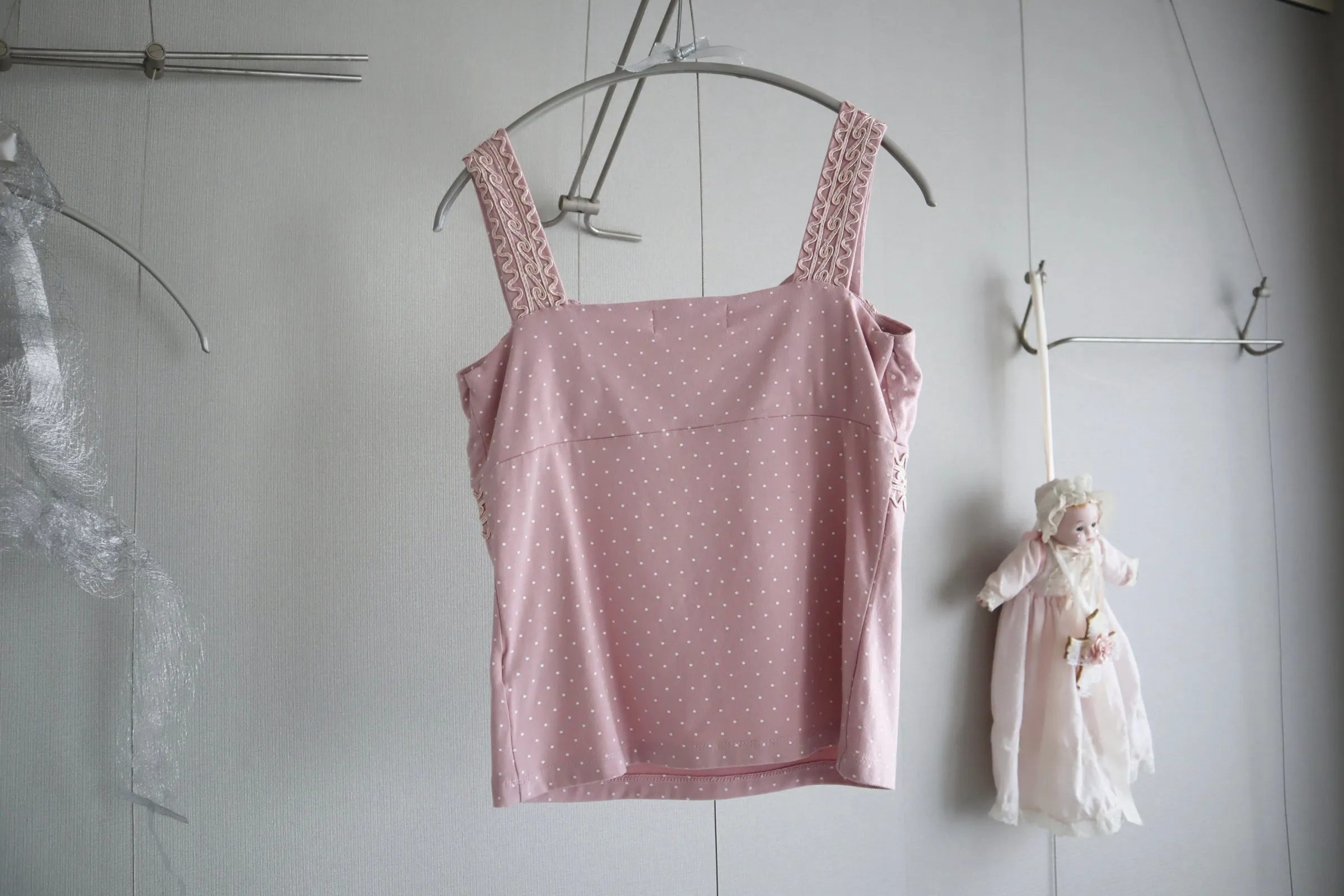 ୨୧ milky pink beads embroidery camisole ୨୧