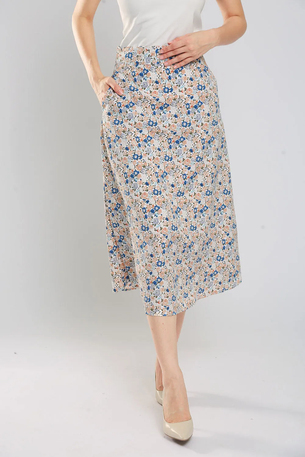 Delania Floral Print Midi Skirt in Apricot Blue Floral