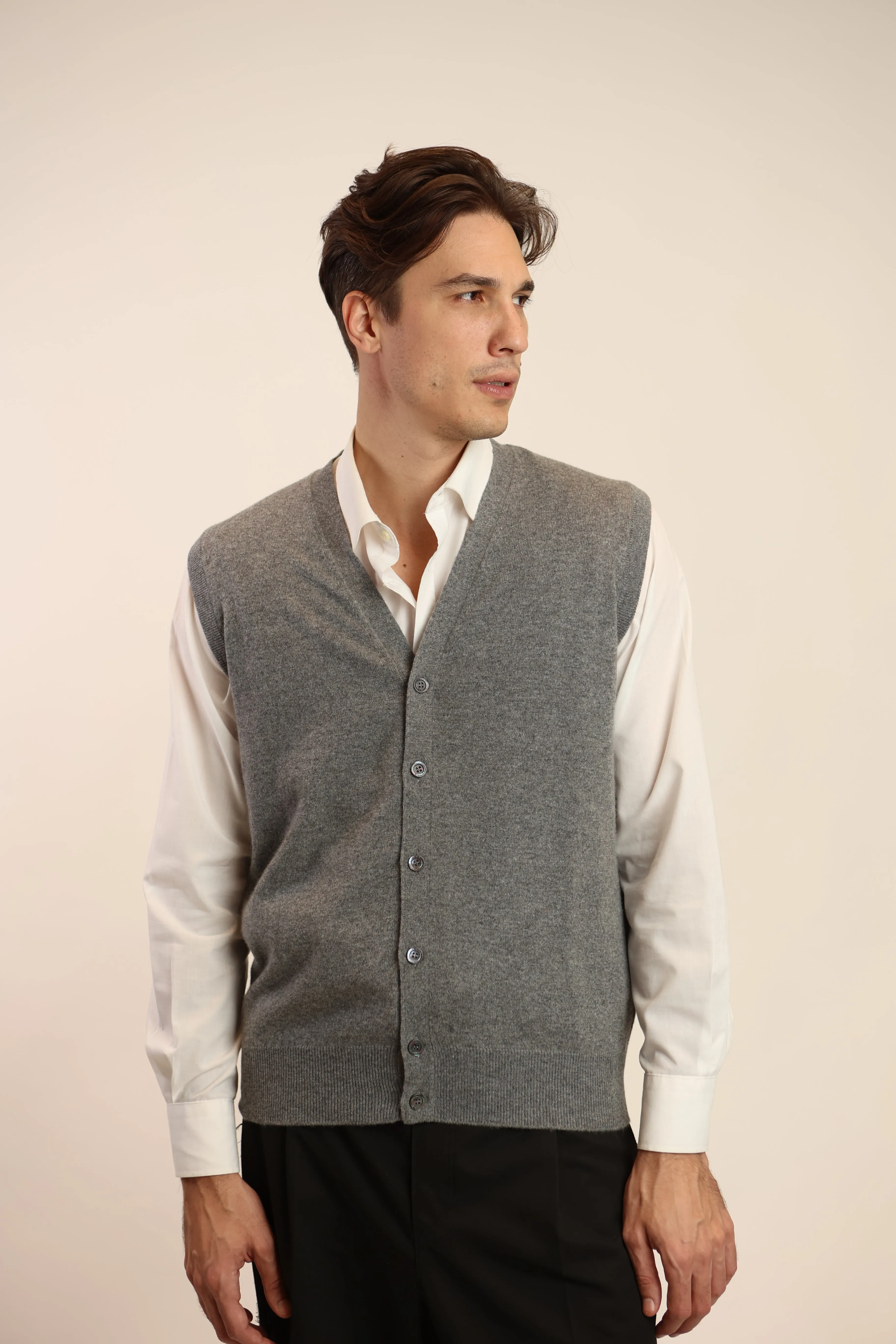 Gilet in puro cashmere con bottoni