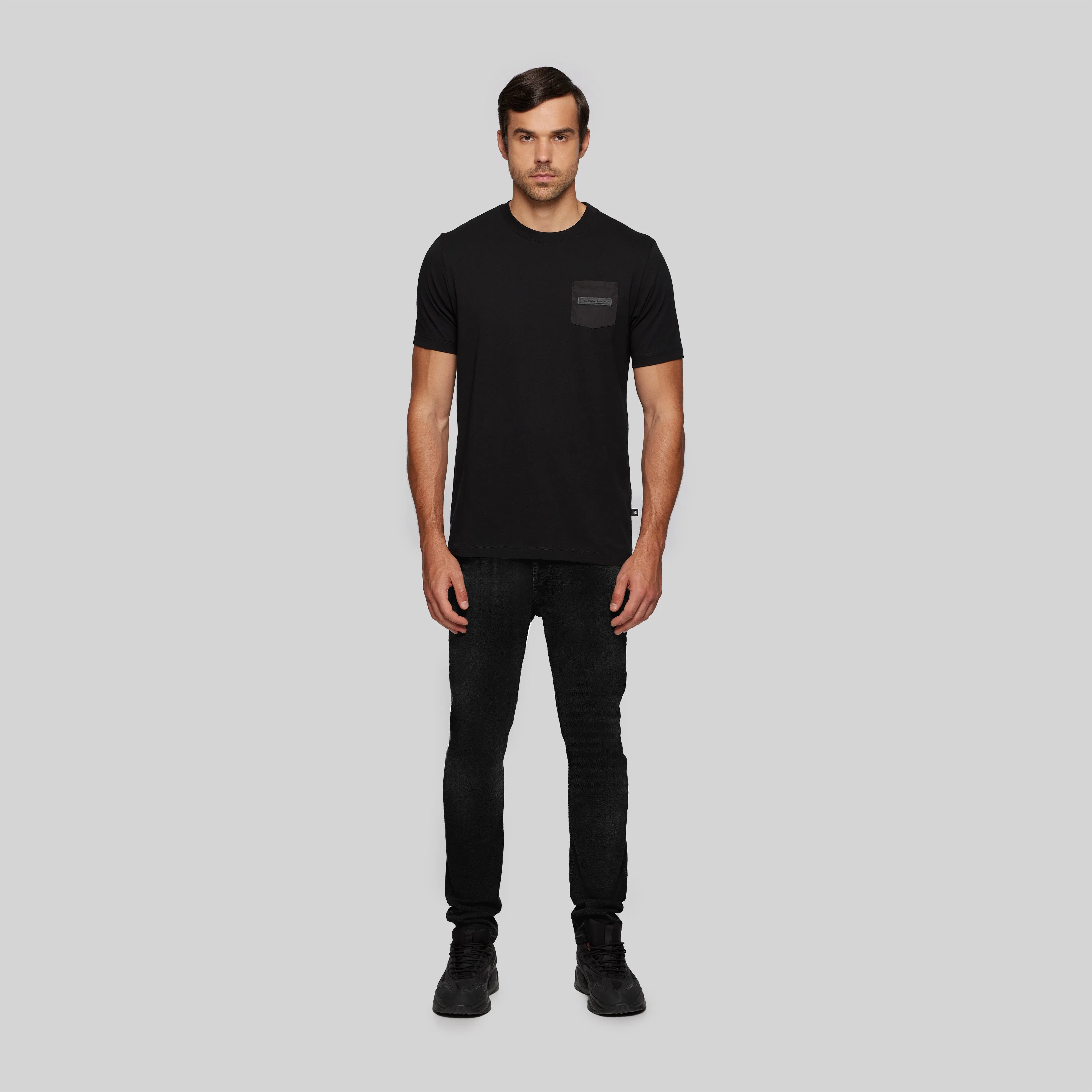 IZAR BLACK T-SHIRT