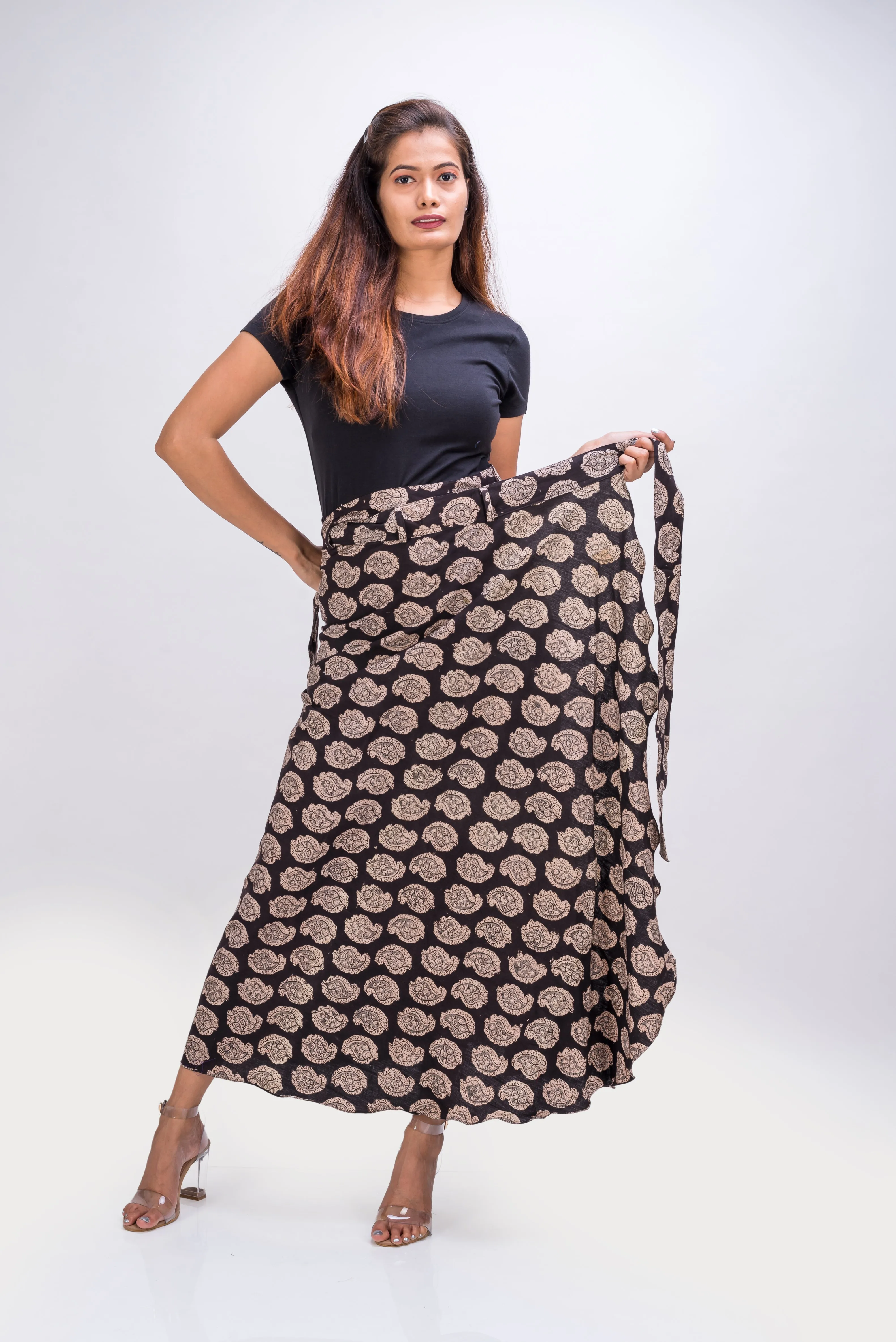 KK3008 Wrap Skirt - Black Paisley