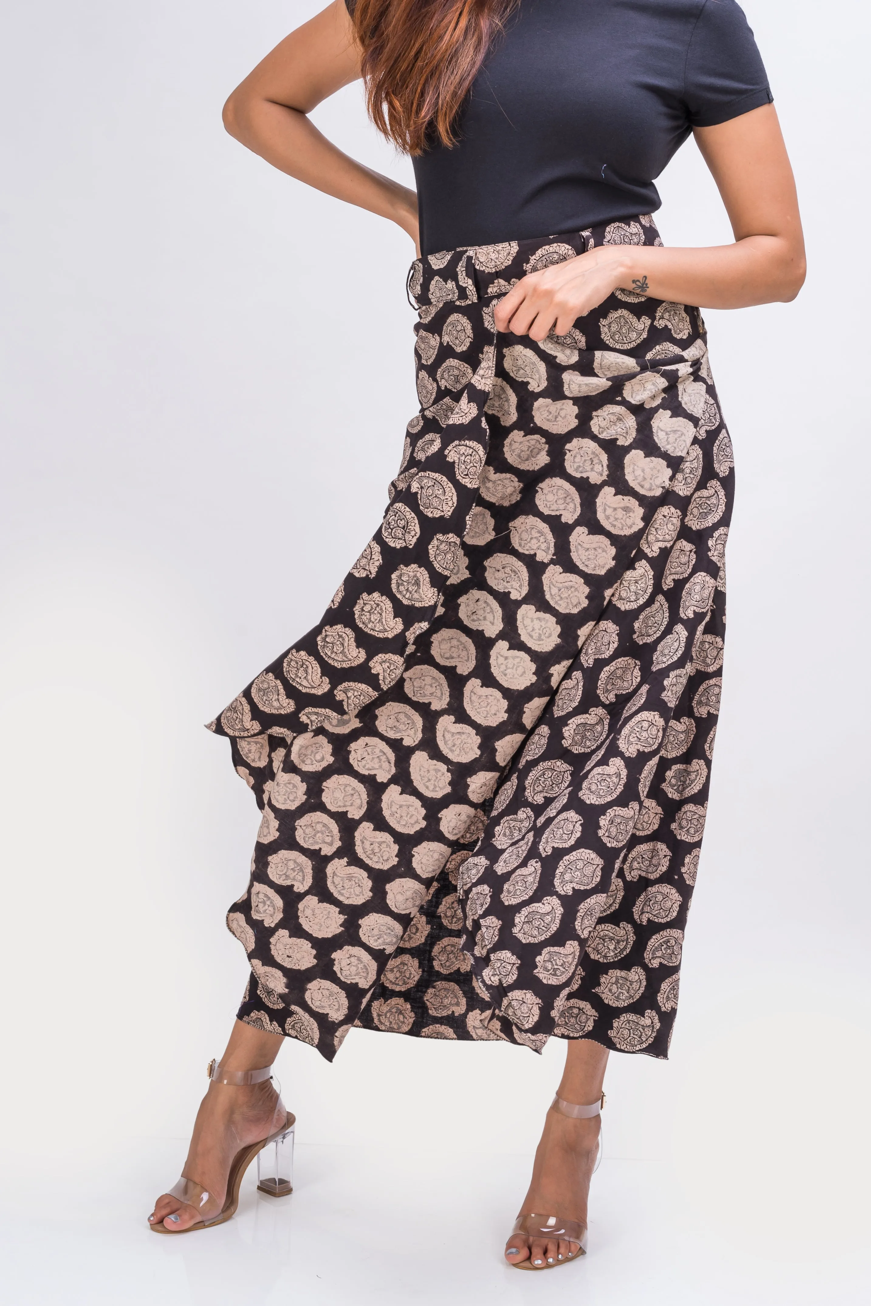 KK3008 Wrap Skirt - Black Paisley