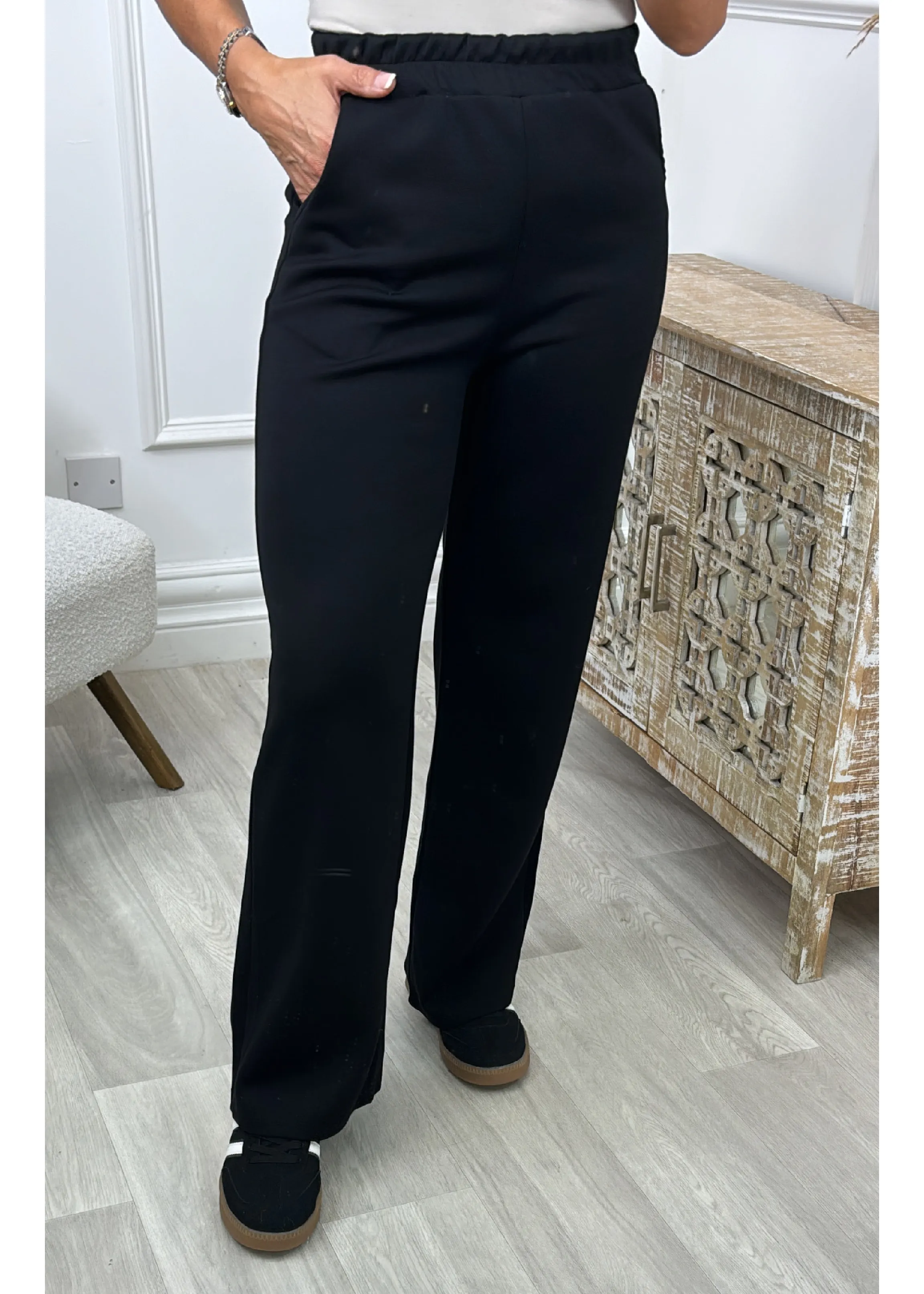 Leanne Black Wide Leg Trousers