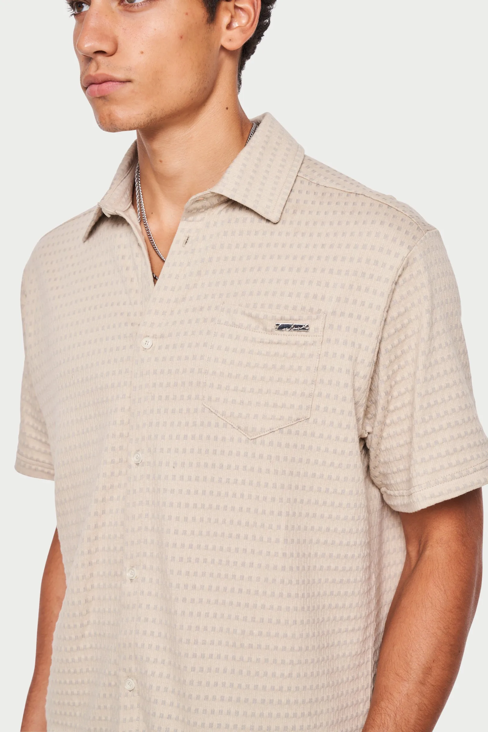 SEERSUCKER JERSEY BUTTON DOWN SHIRT - BEIGE