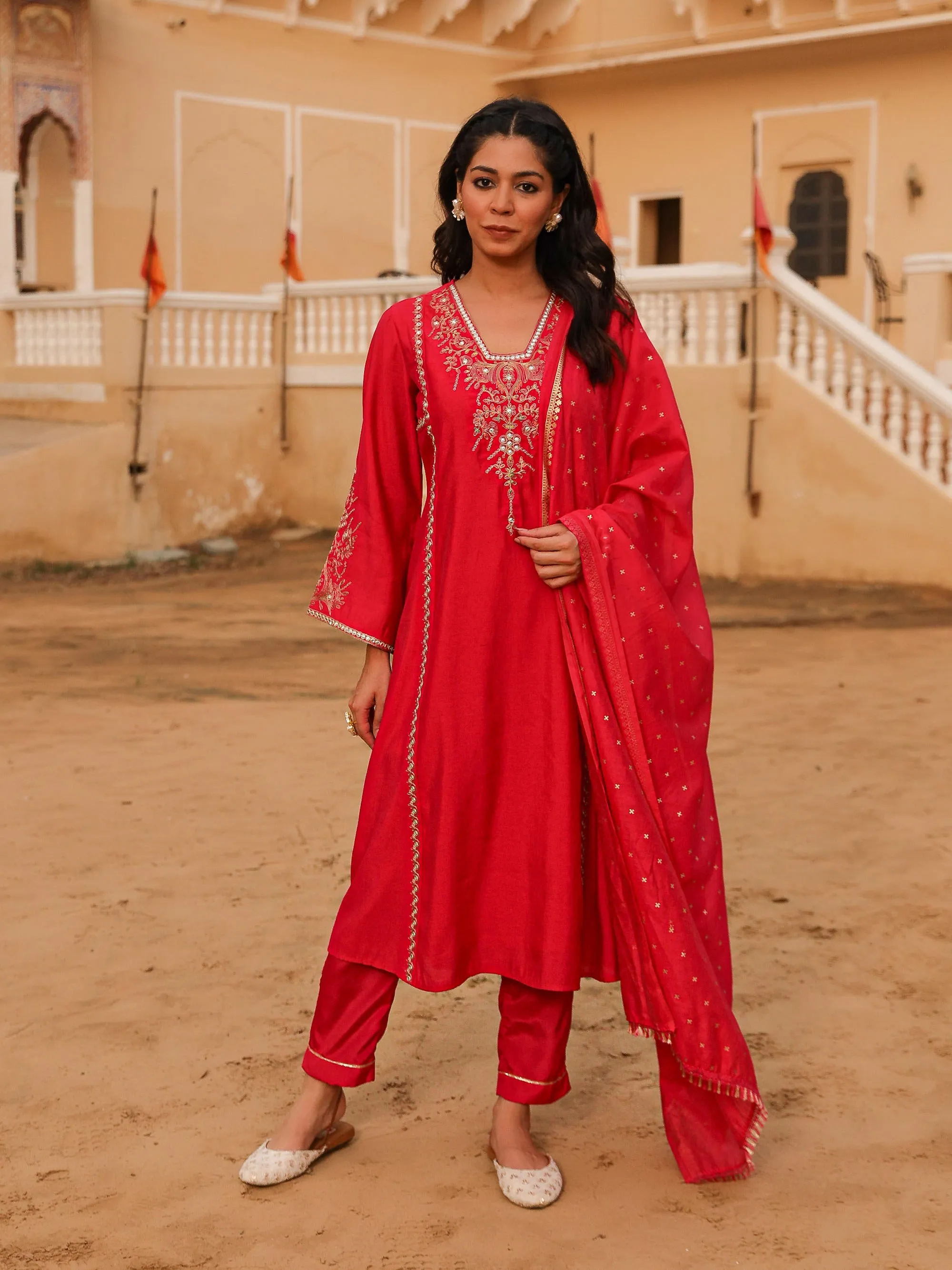 The Swarn Fuchsia Thread Embroidered Viscose Kurta Pant And Dupatta With Mirror & Zari work