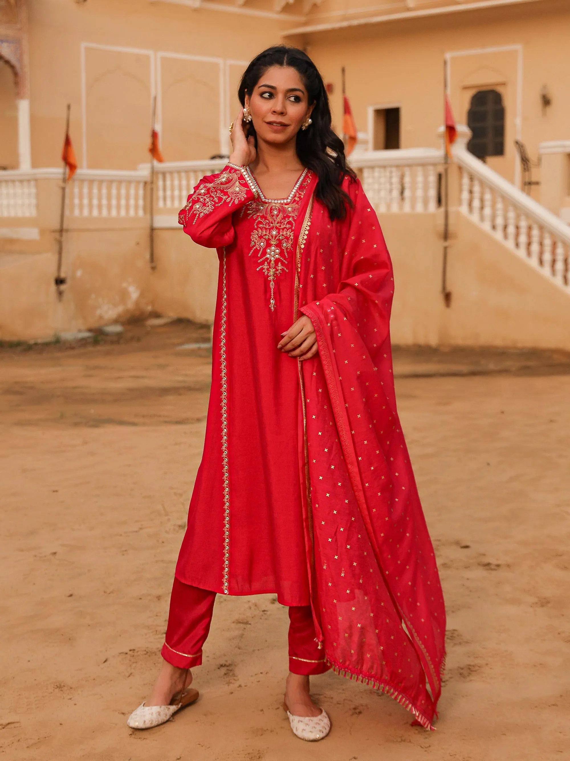 The Swarn Fuchsia Thread Embroidered Viscose Kurta Pant And Dupatta With Mirror & Zari work