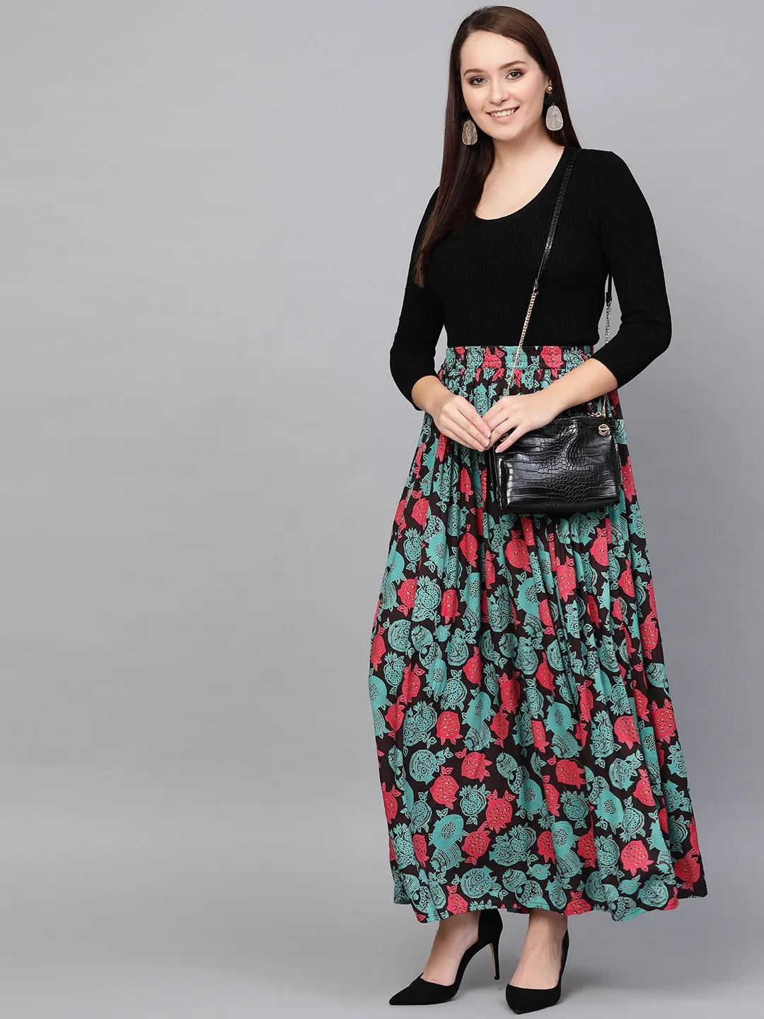 Women Black & Green Floral Printed Flared Skirt