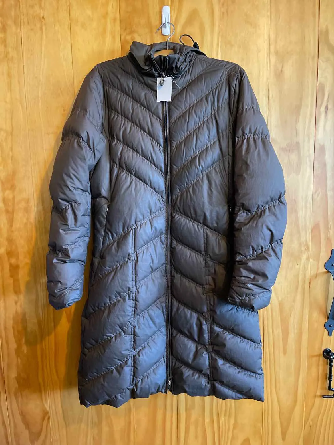 Women Size Medium Patagonia Grey Women's Winter Jacket